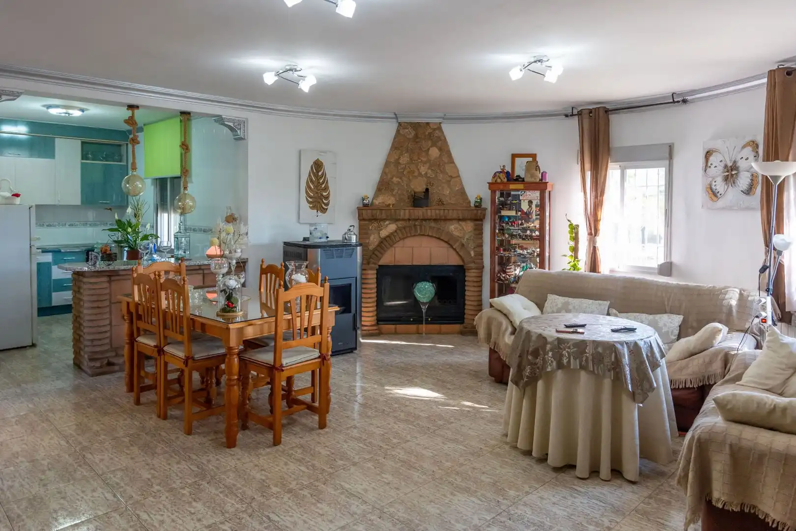 Sala d'estar de Casa o xalet en venda en Guadix amb Aire condicionat, Calefacció i Jardí privat