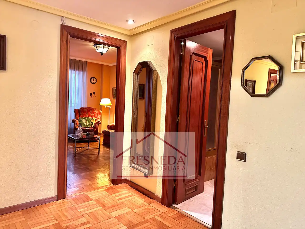Piso en venta en Oviedo  con Calefacción, Terraza y Trastero