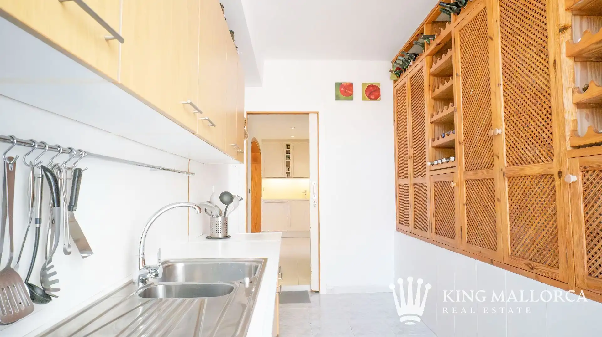 Küche von Einfamilien-Reihenhaus zum Verkauf in Calvià mit Klimaanlage, Heizung und Privatgarten