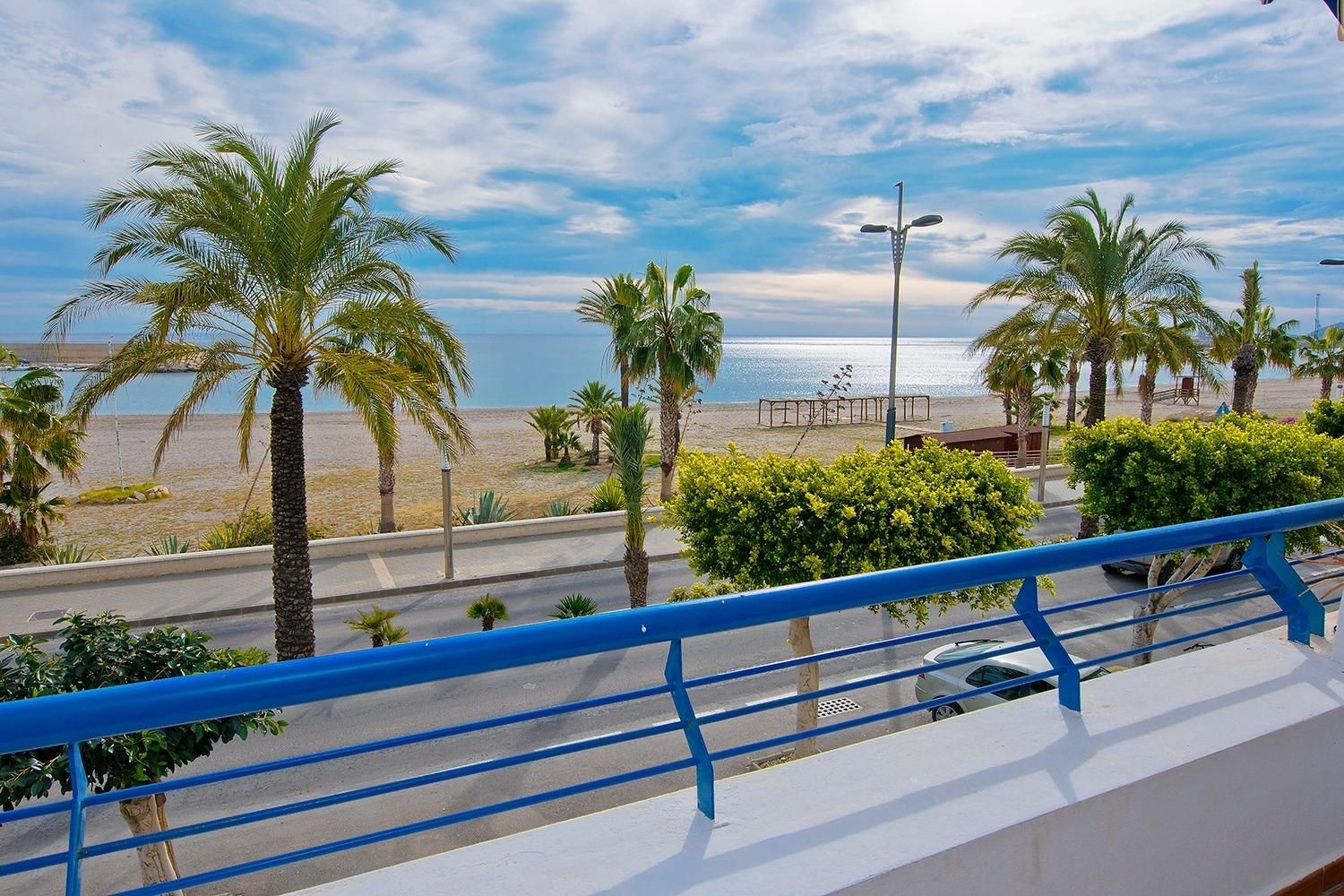 Dormitori de Apartament en venda en Carboneras amb Terrassa