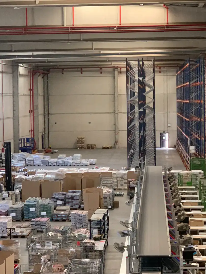 Nau industrial de lloguer en Alovera amb Calefacció i Alarma