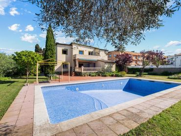 Villa mit Pool zum Verkauf in Calle Sant Antoni