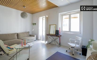 Living room of Flat to rent in  Madrid Capital  with Air Conditioner and Balcony