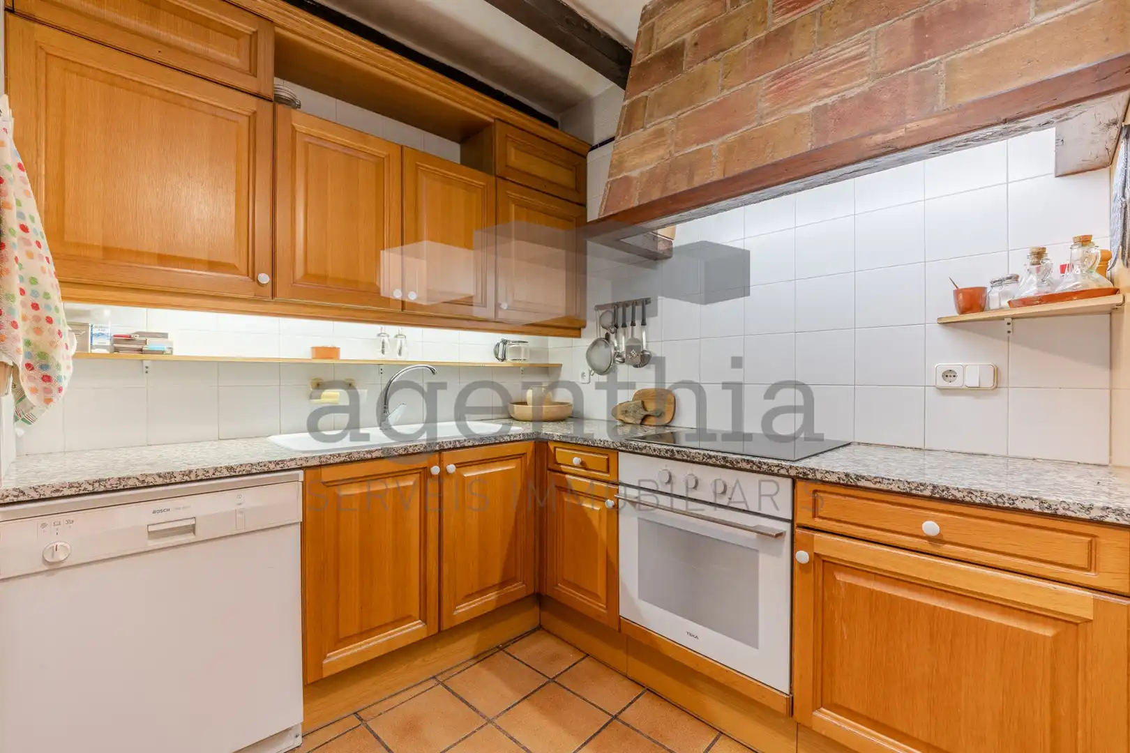 Cocina de Finca rústica en venta en Vilablareix con Calefacción, Trastero y Balcón