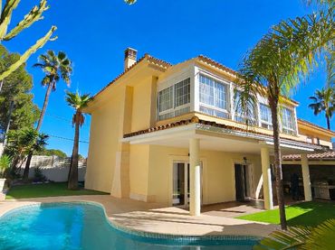 Maison mitoyenne avec piscine à vendre à L'Albir