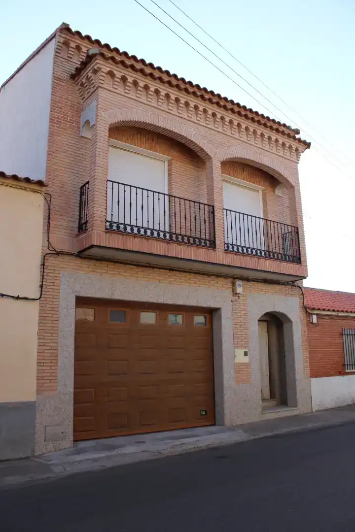 Vista exterior de Casa o chalet en venta en Carmena con Jardín privado, Trastero y Balcón