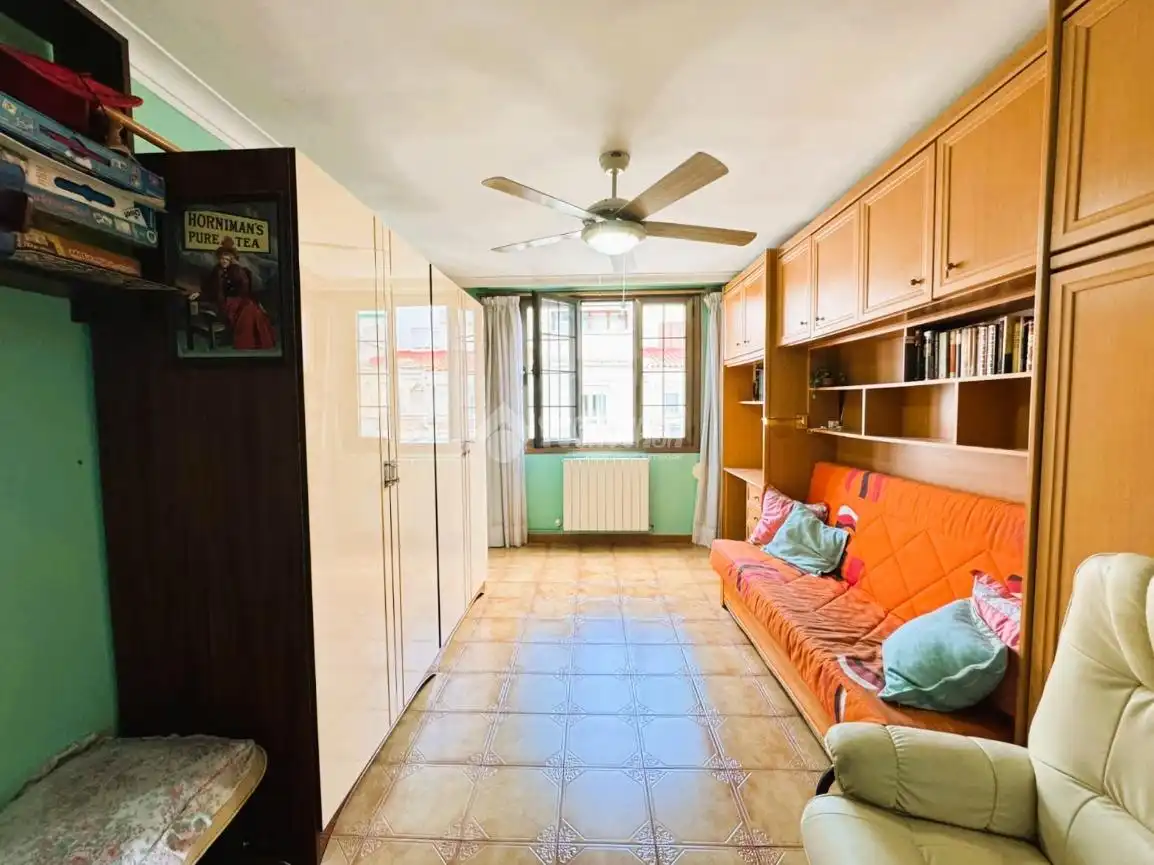 Habitación de Piso en venta en Zaragoza con Calefacción y Parquet