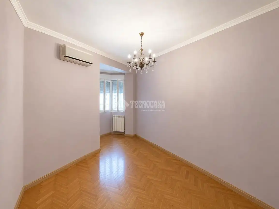 Habitación de Piso en venta en Madrid con Aire acondicionado y Calefacción