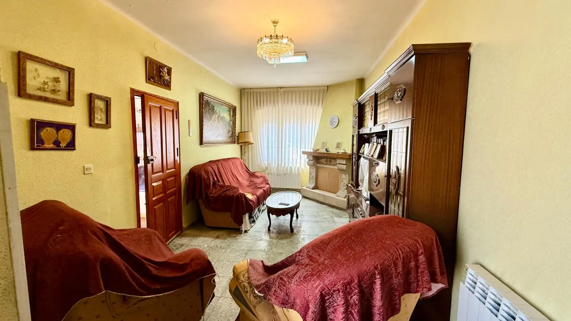 Sala d'estar de Casa o xalet en venda en Olombrada amb Moblat i Balcó