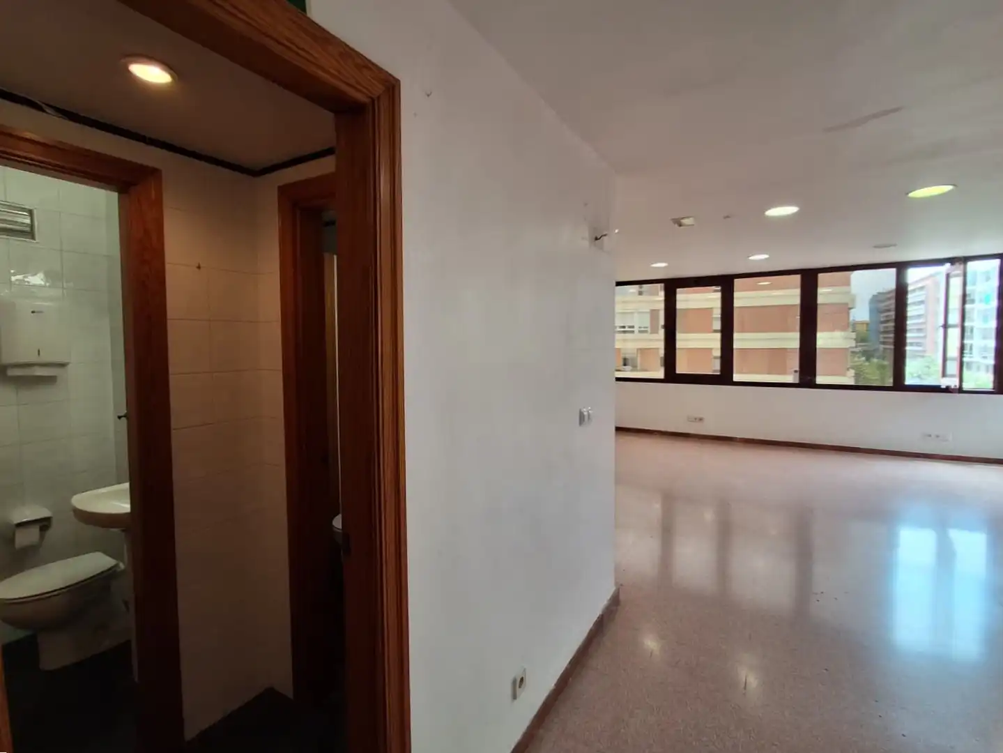Büro zur Miete in Las Palmas de Gran Canaria mit Klimaanlage und Heizung