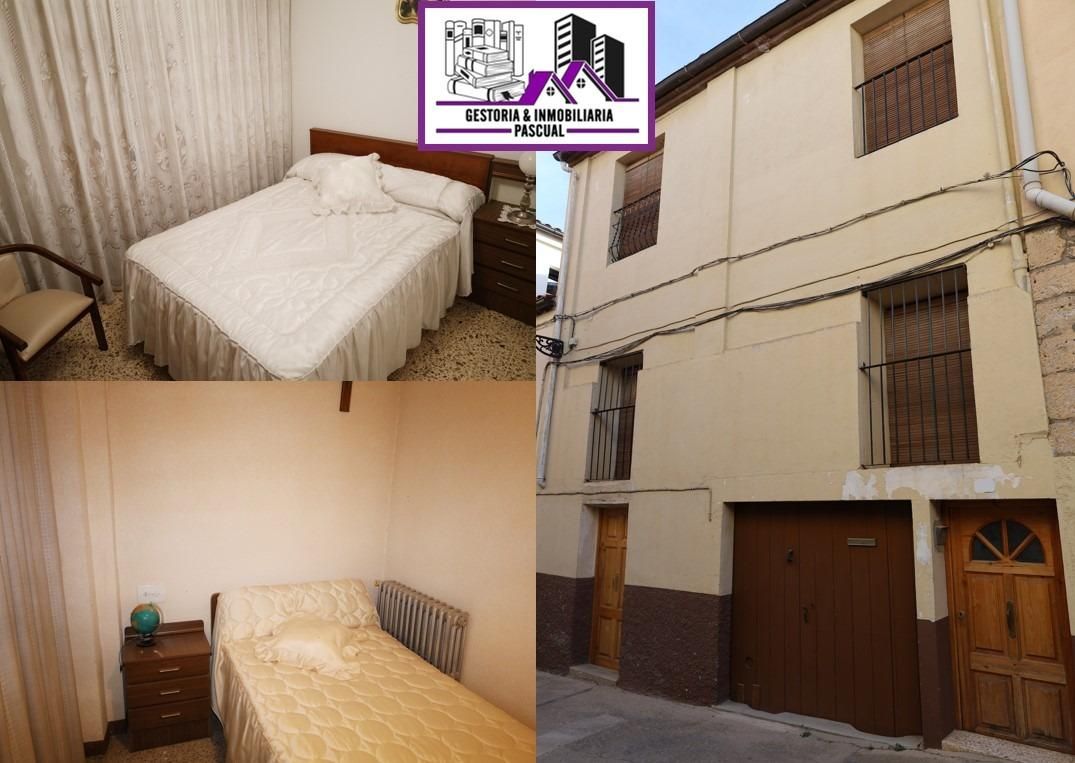 Dormitori de Casa o xalet en venda en Alcañiz amb Aire condicionat, Calefacció i Jardí privat