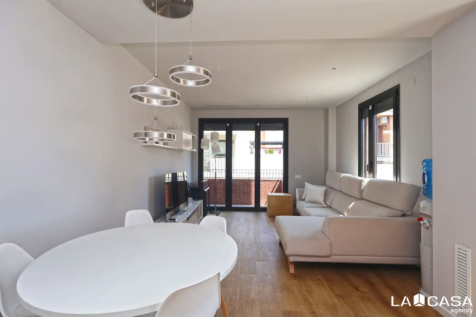 Sala d'estar de Àtic en venda en L'Hospitalet de Llobregat amb Calefacció, Terrassa i Traster