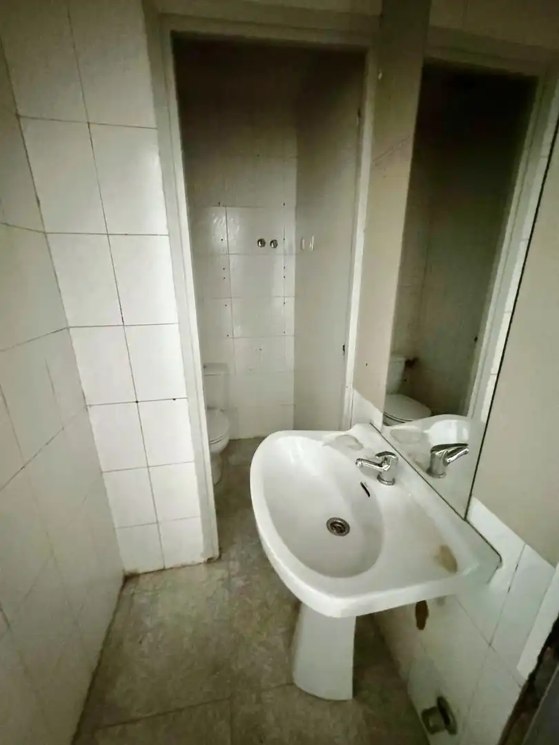 Local comercial en alquiler en Calle Juan Madrazo 20 Izq 24002 Leon, imagen 5