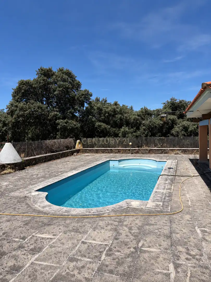 Piscina de Casa o xalet en venda en Trujillo amb Aire condicionat, Jardí privat i Traster