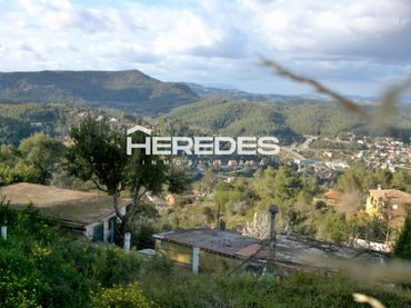 Terreny residencial en venda a Carrer dels Cirerers 61