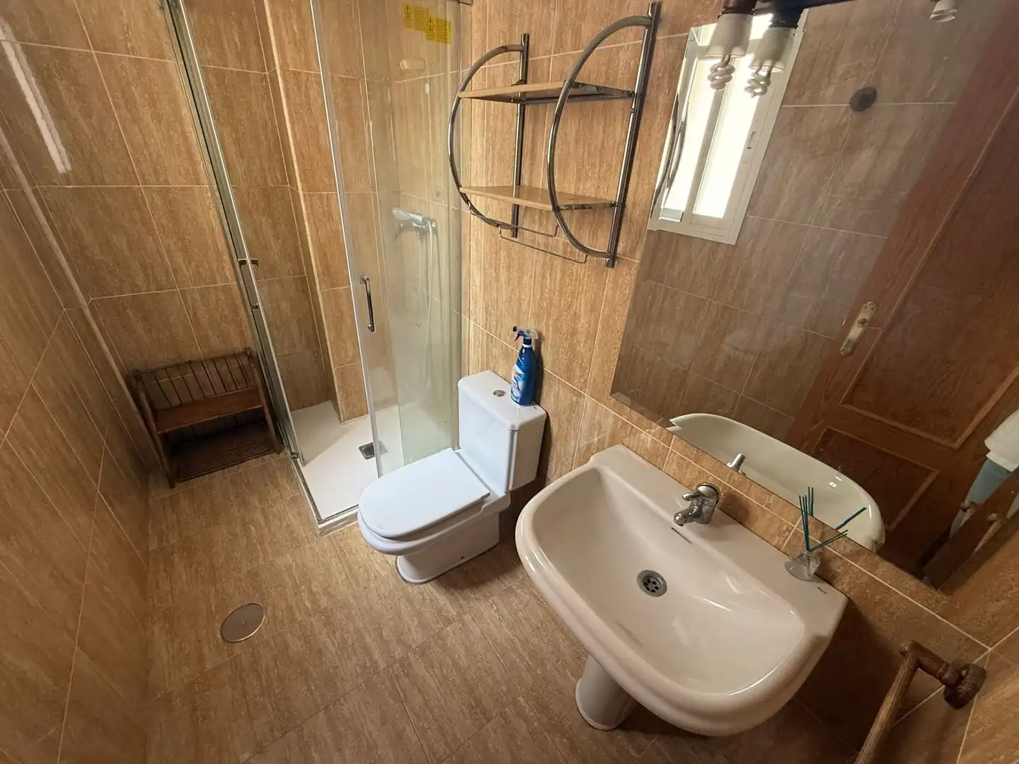 Badezimmer von Wohnung zur Miete in Jaén mit Klimaanlage, Möbliert und Waschmaschine