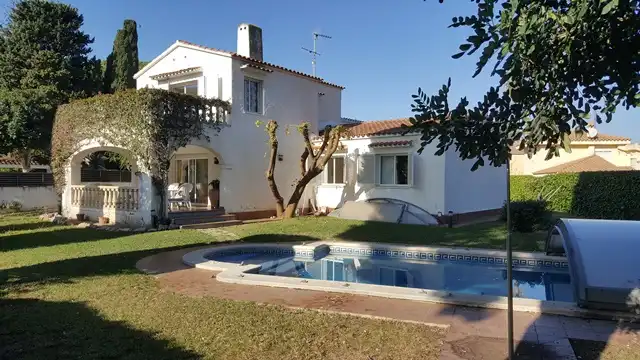 Vista exterior de Casa o chalet en venta en Cambrils con Piscina