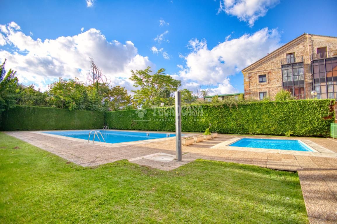 Jardín de Piso en venta en Salamanca Capital con Calefacción, Balcón y Piscina comunitaria