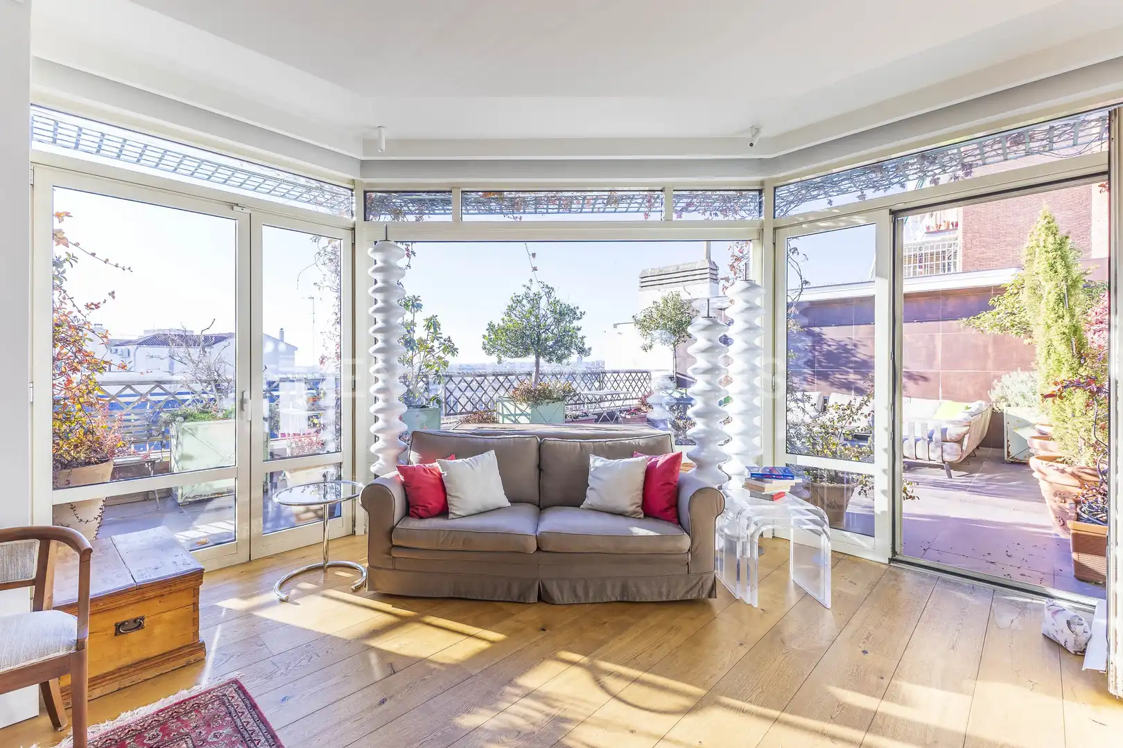 Wohnzimmer von Dachboden zum Verkauf in Madrid mit Klimaanlage, Heizung und Terrasse