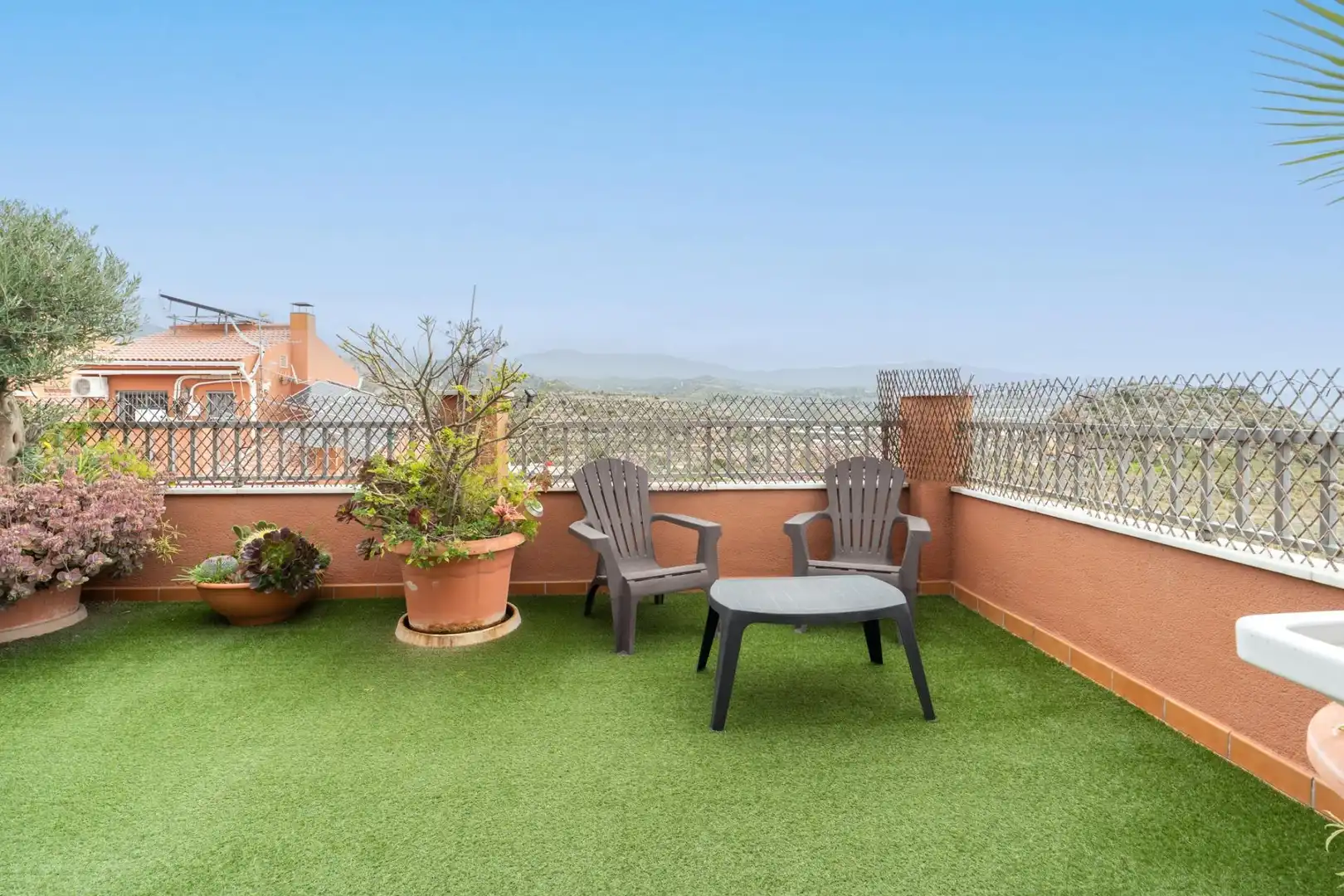 Terrassa de Casa o xalet en venda en Motril amb Aire condicionat, Jardí privat i Terrassa