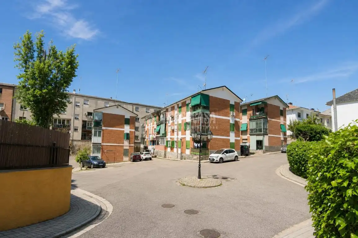 Vista exterior de Piso en venta en Torrelodones con Calefacción y Terraza