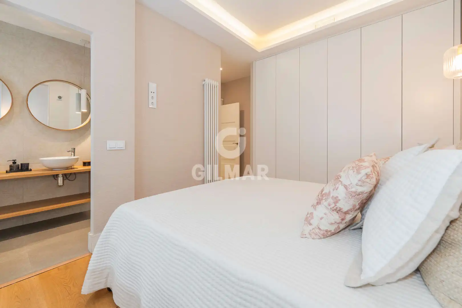 Habitación de Piso en venta en Madrid con Calefacción y Trastero