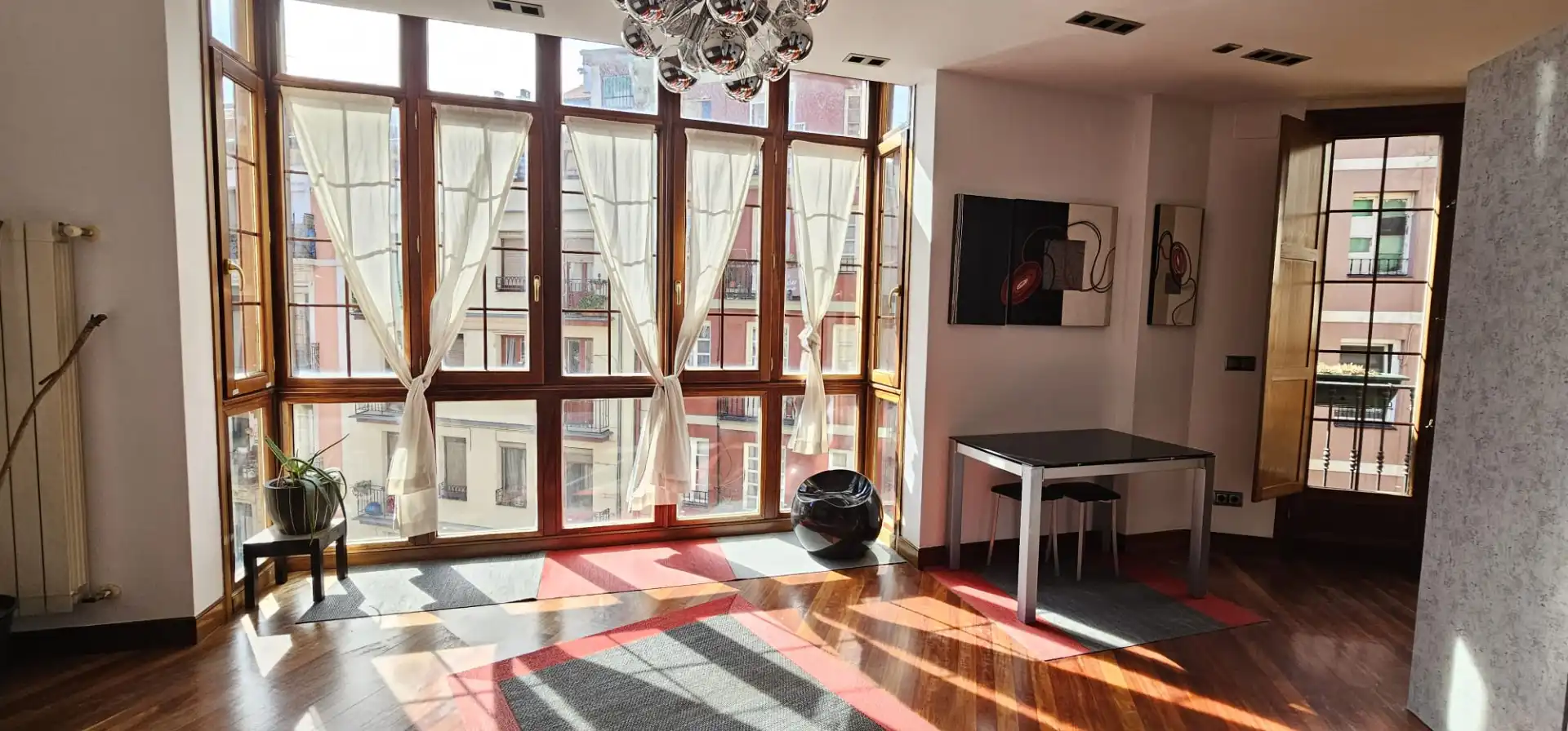 Wohnzimmer von Wohnungen zum Verkauf in Bilbao  mit Heizung, Parkett und Möbliert