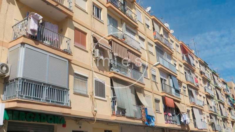 Vista exterior de Pis en venda en Torrent