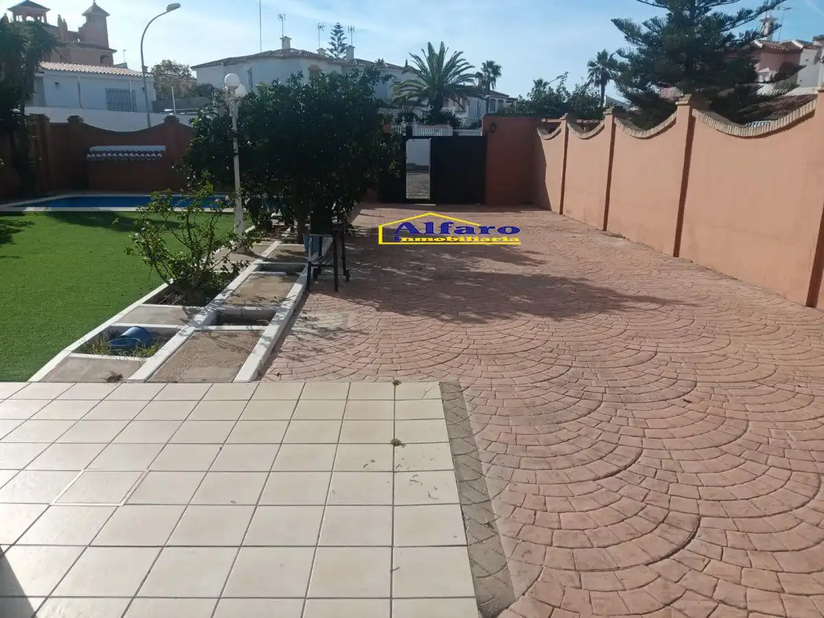 Chalet con piscina en venta en Matalascañas, imagen 6