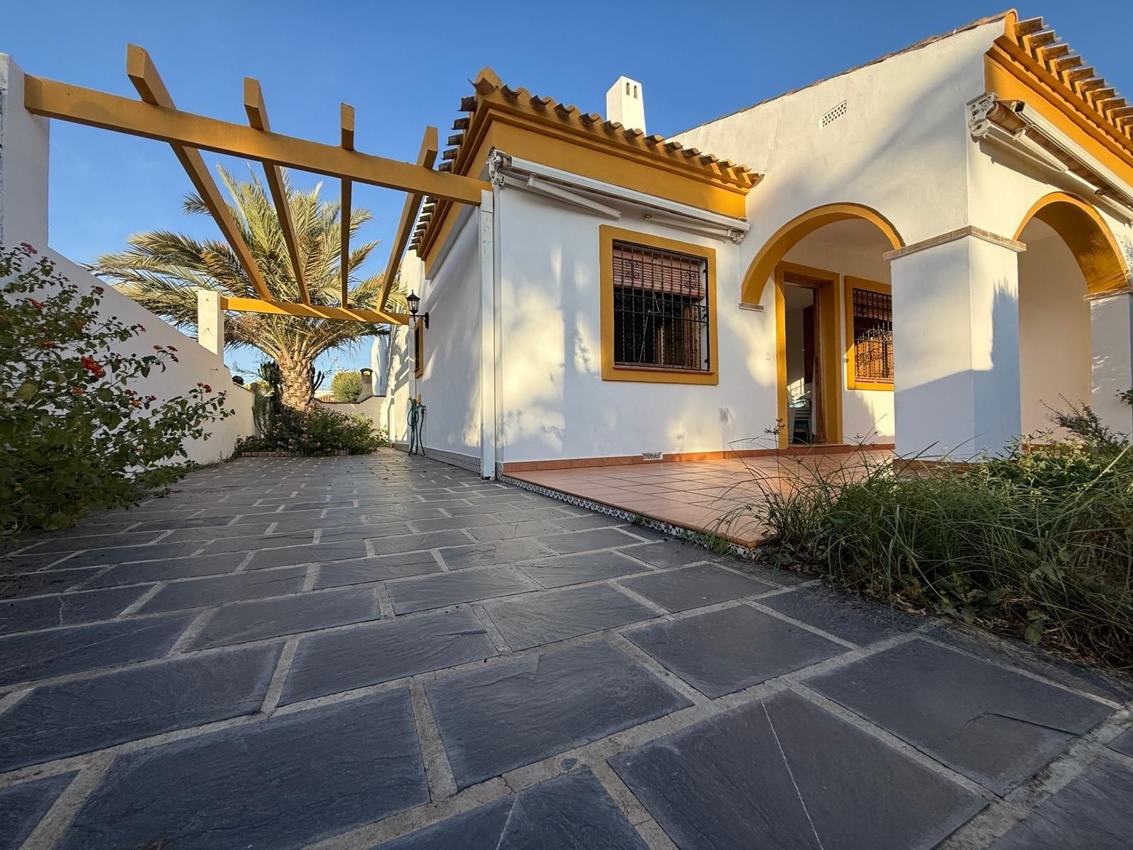 Exterior view of Single-family semi-detached for sale in Pilar de la Horadada  with Air Conditioner, Private garden and Terrace