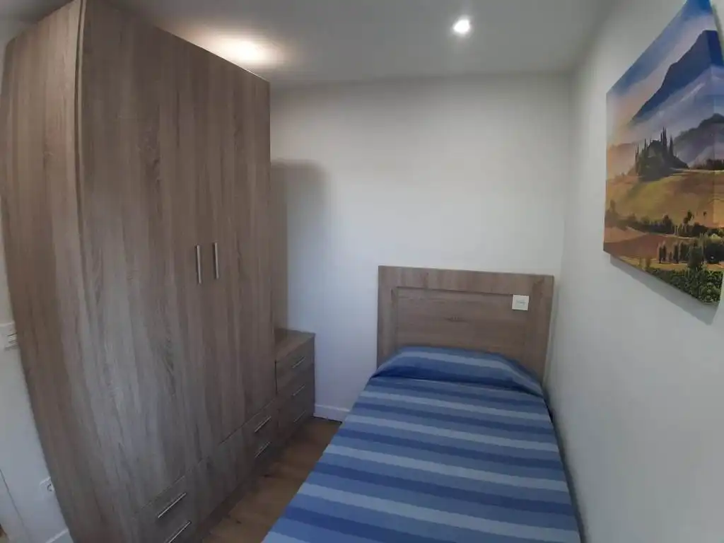 Habitación de Apartamento en venta en Burgos con Calefacción y Amueblado