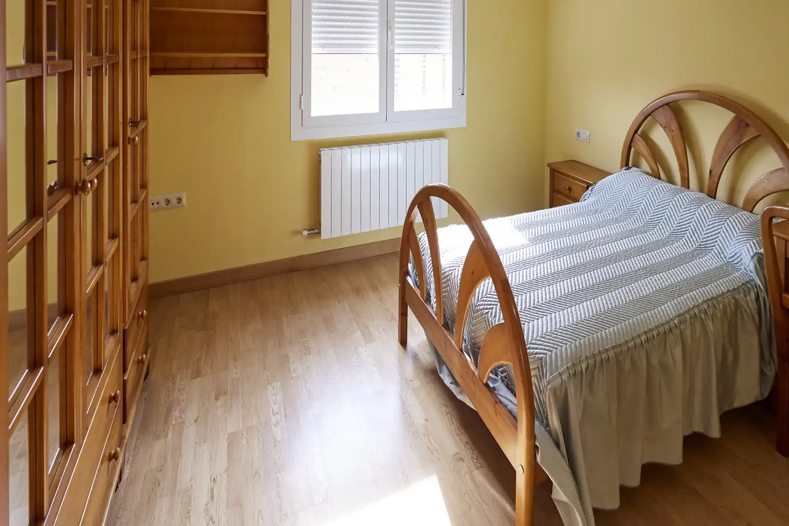 Dormitori de Casa adosada en venda en Rincón de Soto amb Calefacció, Parquet i Terrassa