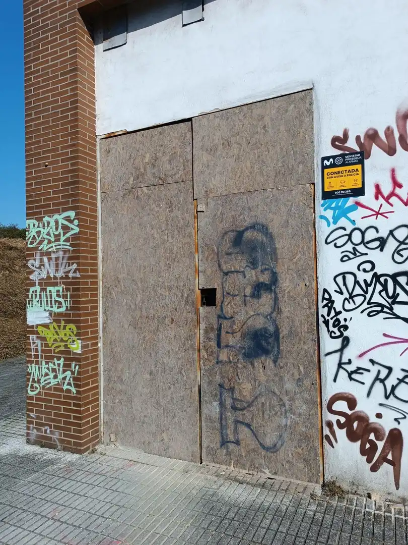 Geschaftsraum zur Miete in Calle Calle Río Piloña, Contrueces