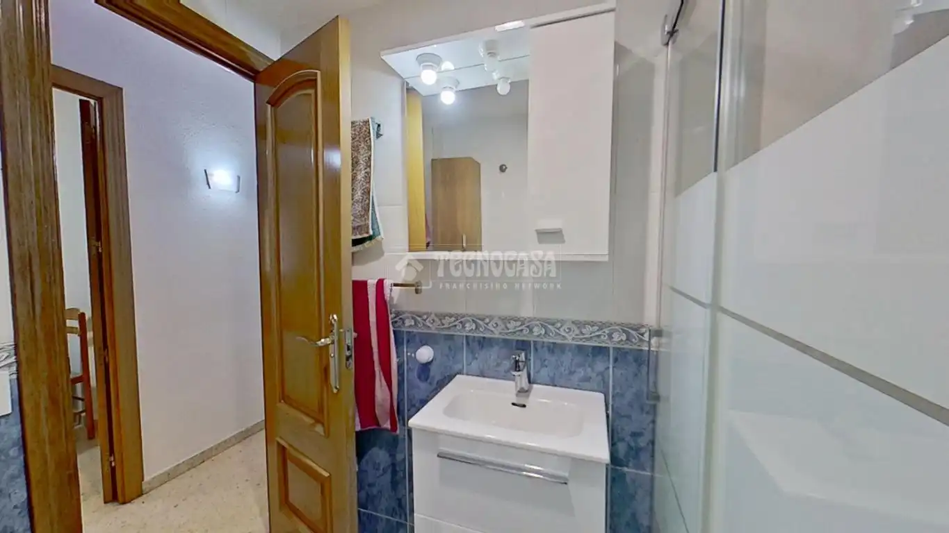Bathroom of Flat for sale in Manresa  with Air Conditioner, Heating and Balcony