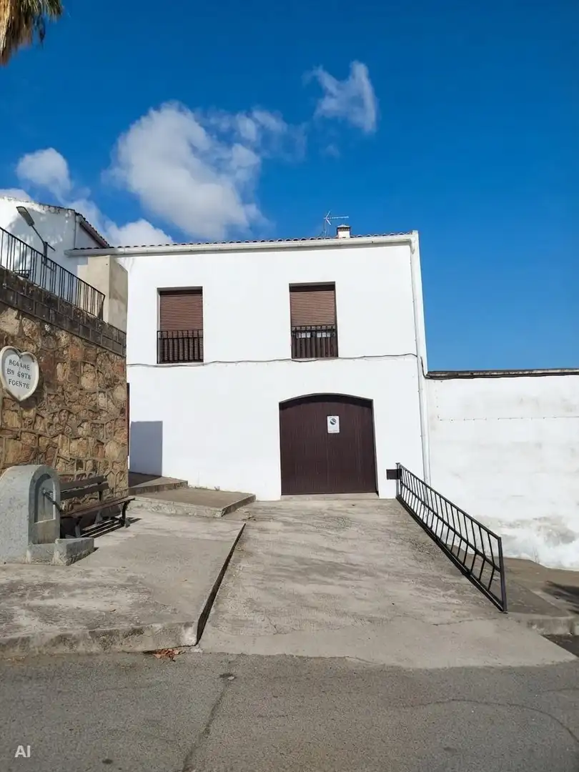 Vista exterior de Casa o xalet en venda en Zahínos amb Jardí privat, Terrassa i Traster