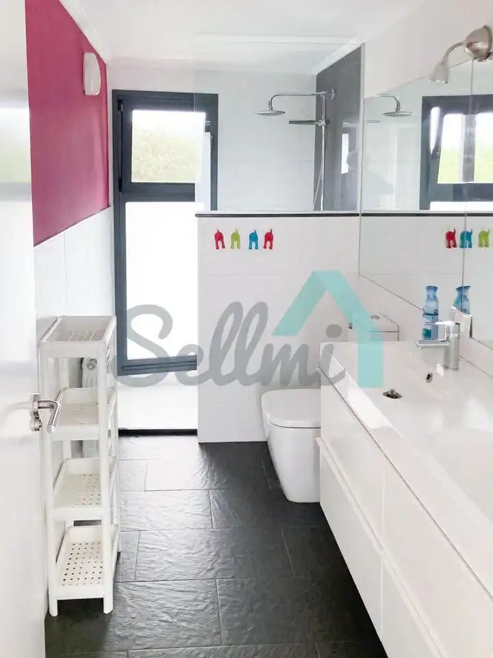 Bathroom of Houses for rent in Siero  with Heating, Parquet flooring and Terrace