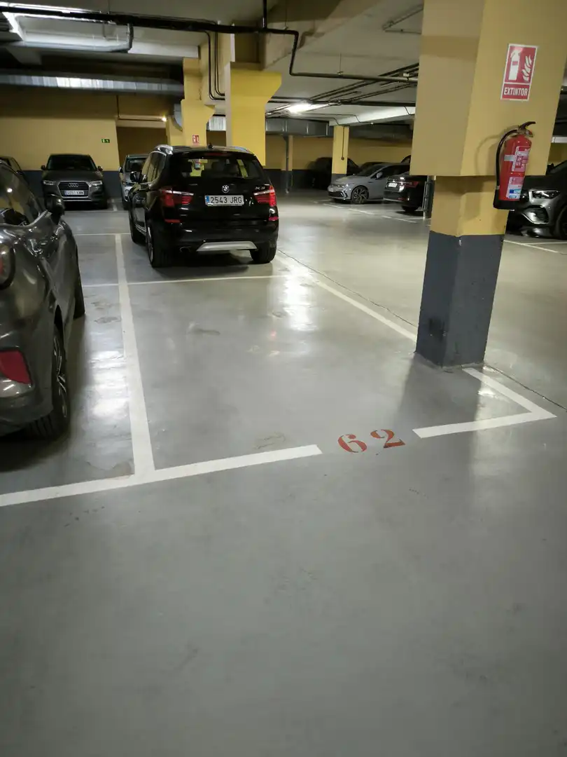 Parking of Flat for rent in Madrid  with Air Conditioner, Heating and Private garden