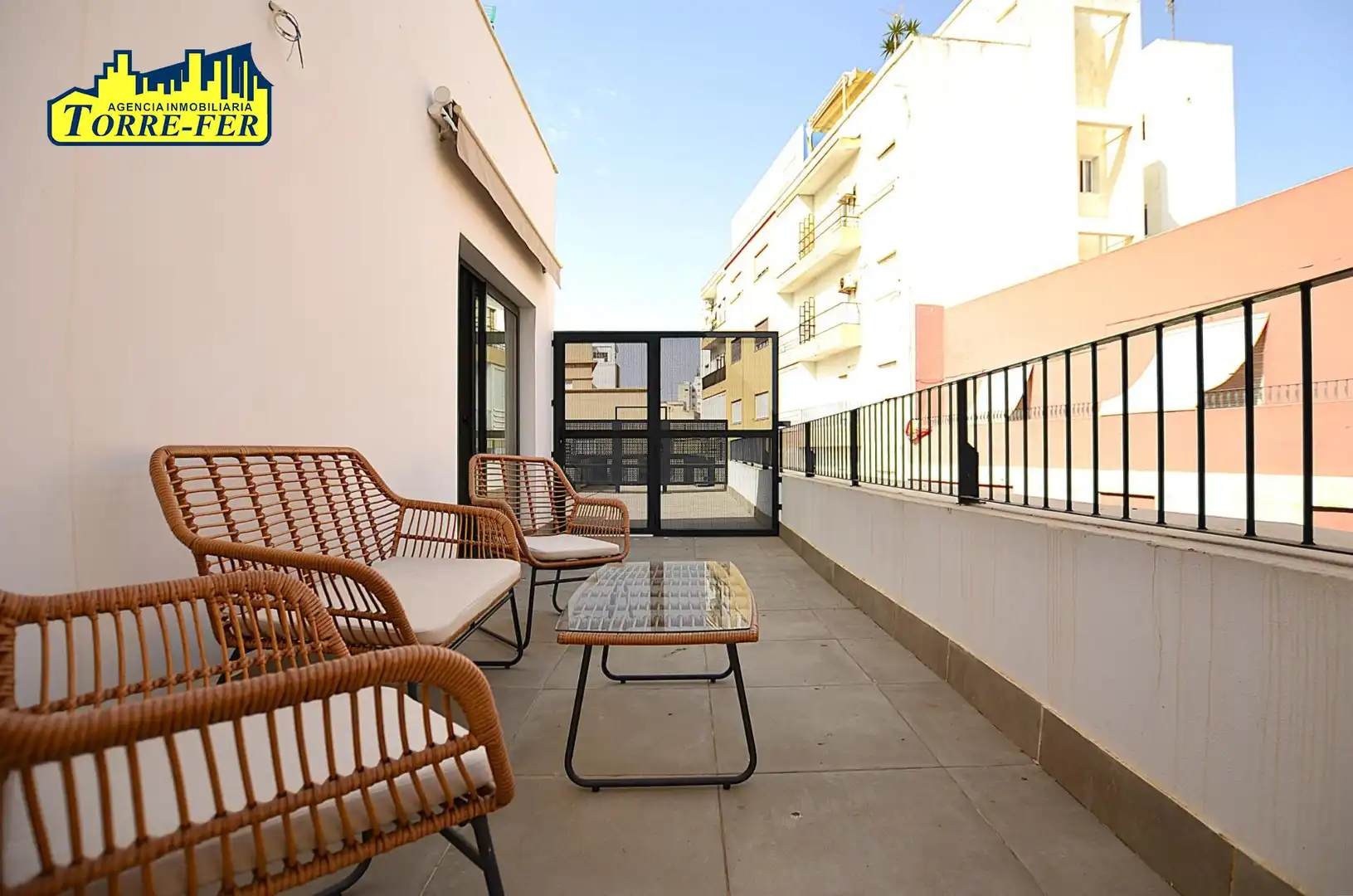 Terraza de Ático de alquiler en Almería con Aire acondicionado, Terraza y Amueblado