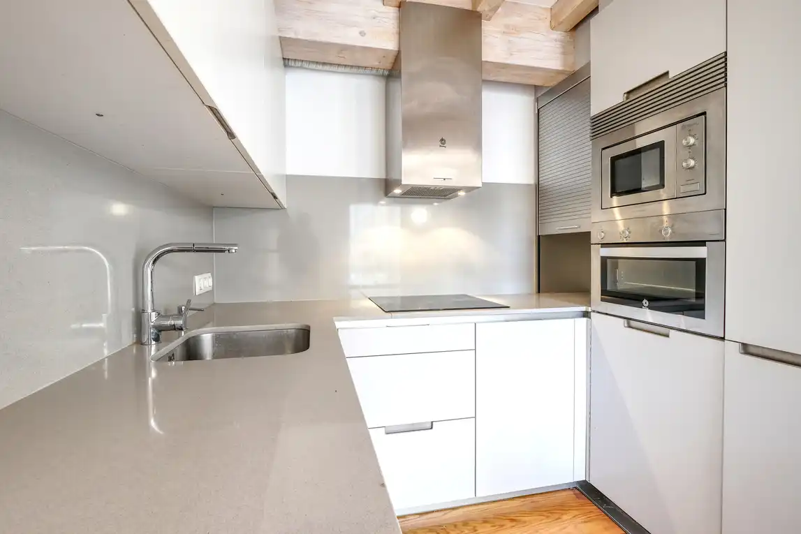 Kitchen of Flat for sale in Santiago de Compostela   with Storage room, Oven and Washing machine