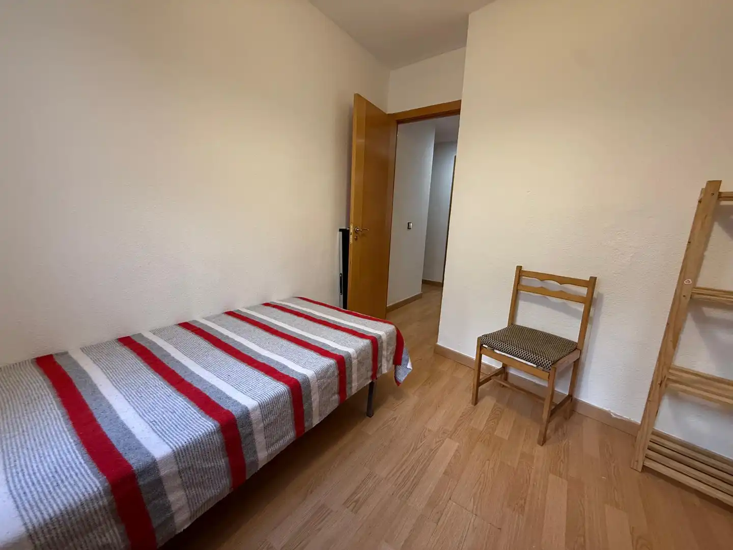 Bedroom of Flat for rent in Salamanca  with Heating, Parquet flooring and Furnished