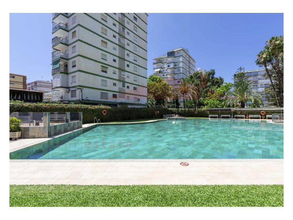 Piscina de Apartamento en venta en Vélez-Málaga con Terraza, Piscina y Piscina comunitaria