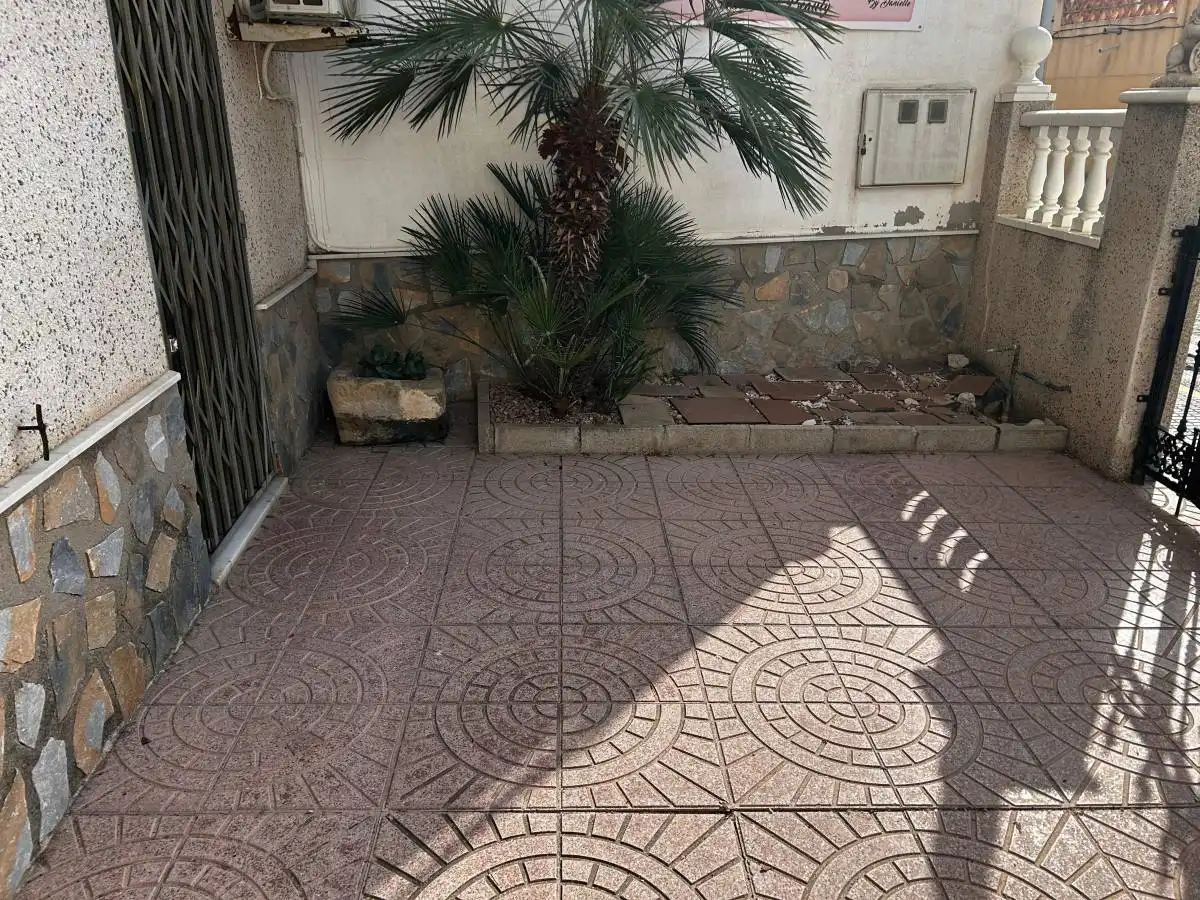 Ground floor for rent in C. Cam. GÃ³mez Mompean, Catral