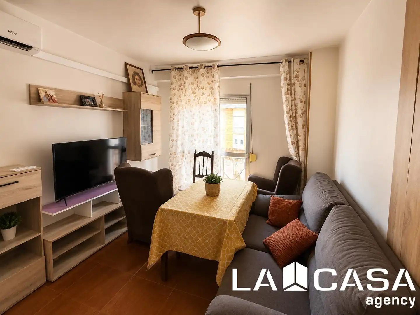 Sala de estar de Piso en venta en Dos Hermanas con Aire acondicionado y Terraza