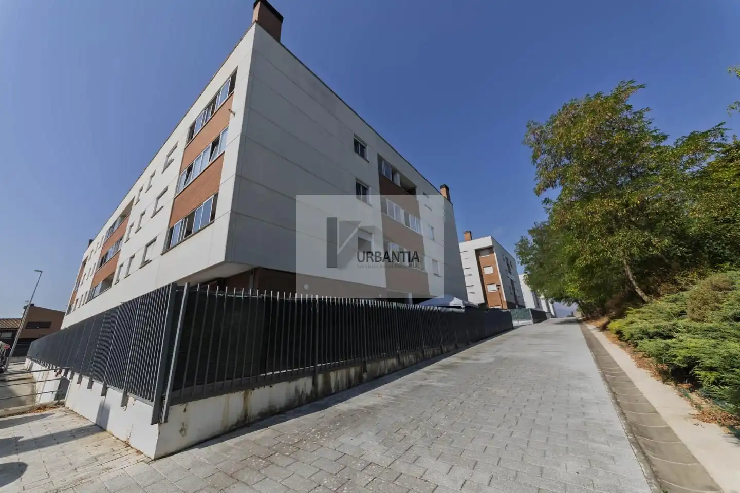 Vista exterior de Planta baixa en venda en Orkoien amb Calefacció, Parquet i Terrassa