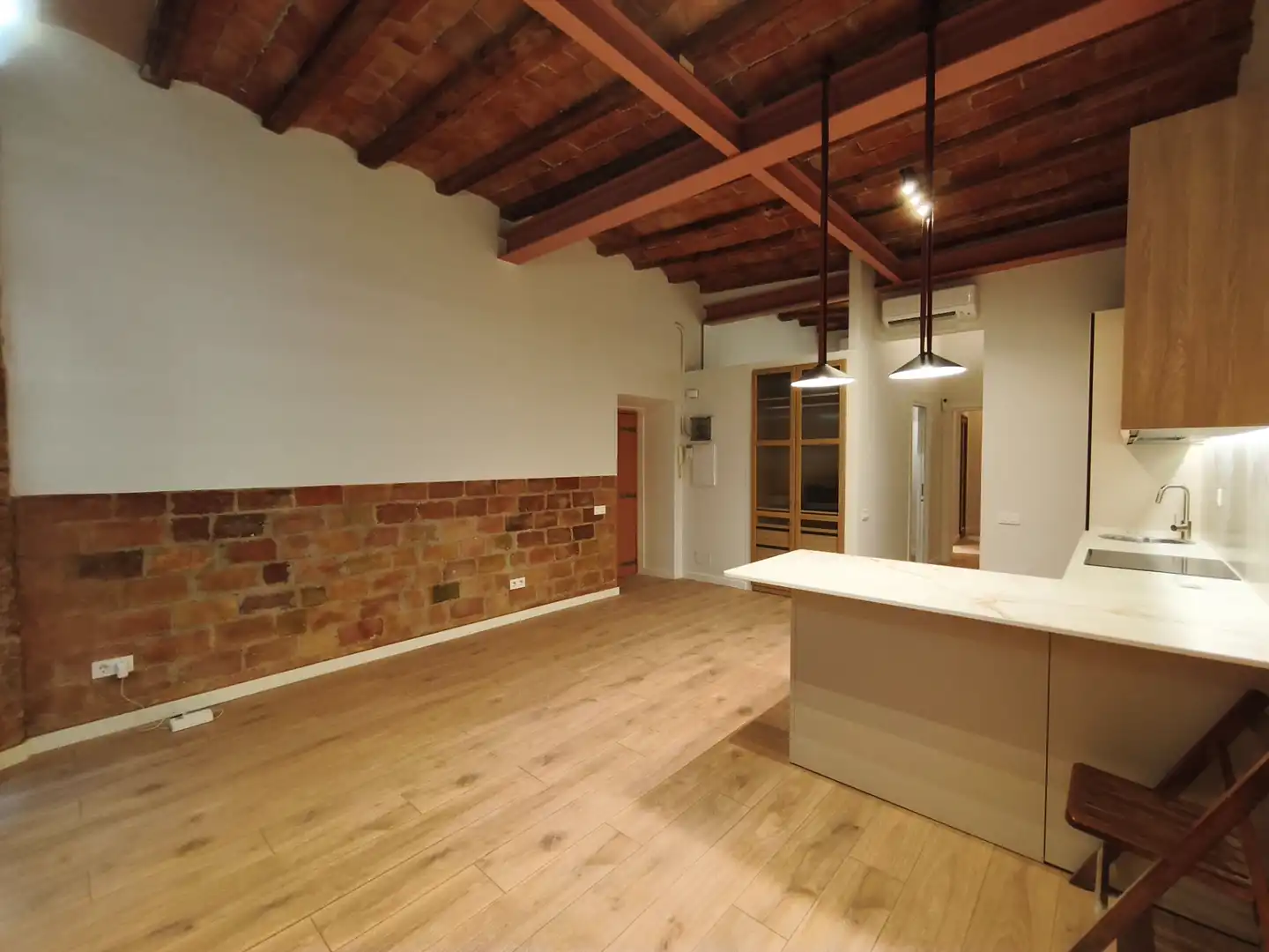 Cuina de Pis en venda en Barcelona amb Aire condicionat, Calefacció i Parquet