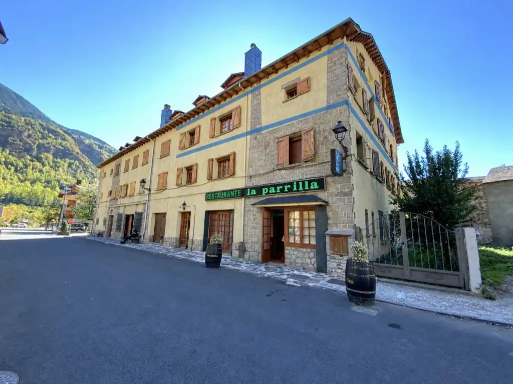 Exterior view of Apartments for sale in Benasque, Huesca