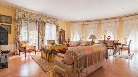 MAGNIFICO CHALET JUNTO PABLO RADA