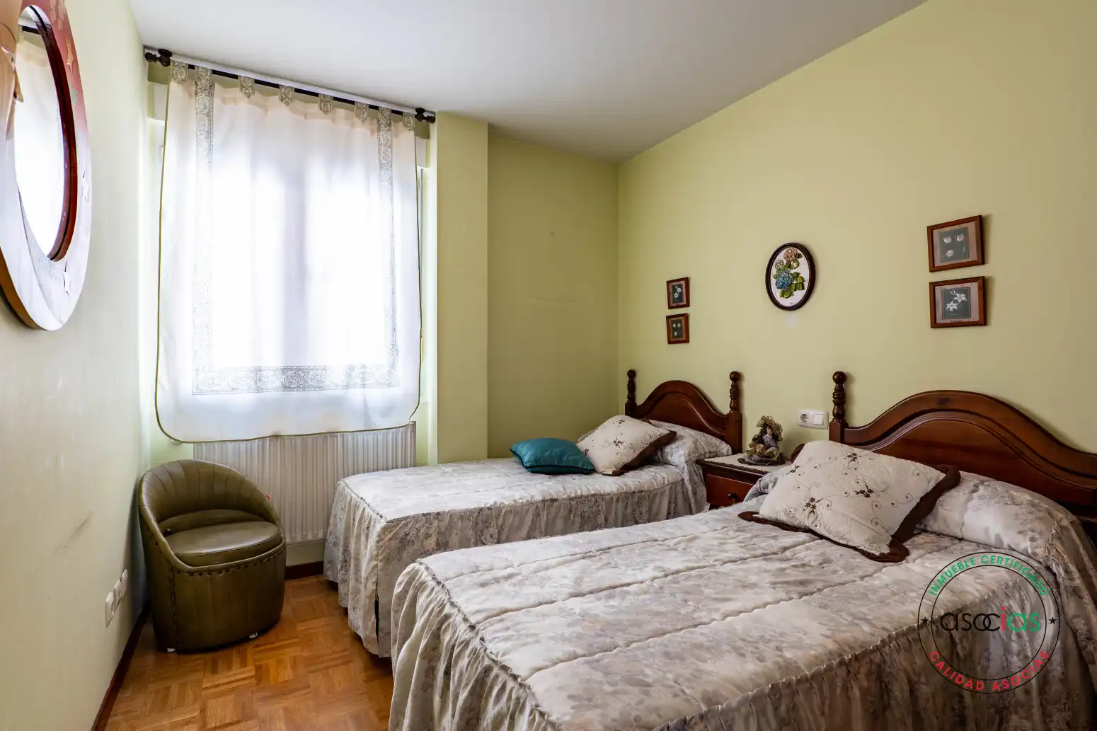 Habitación de Piso en venta en Gijón  con Calefacción, Parquet y Trastero