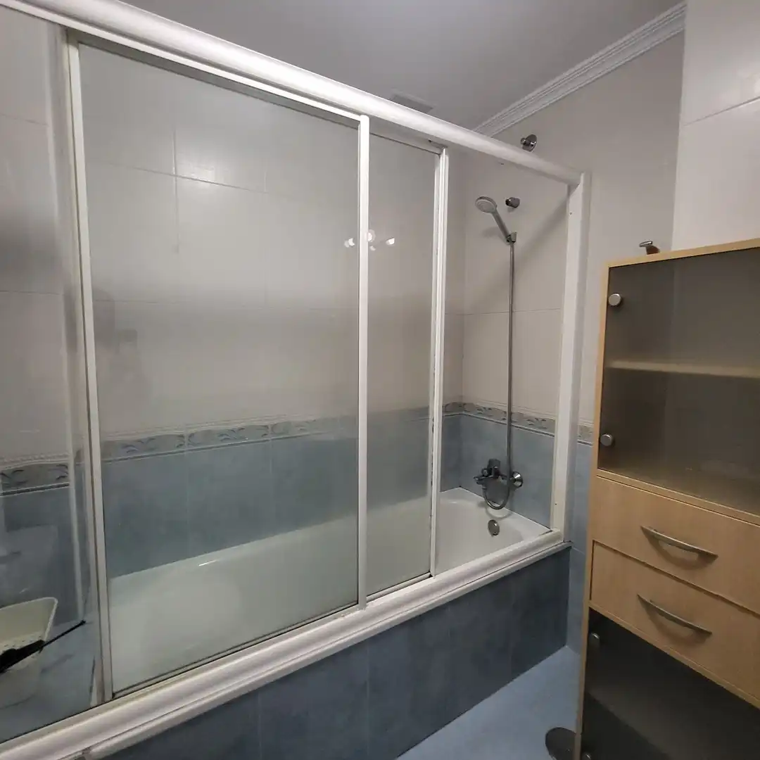 Bany de Pis en venda en Ávila amb Calefacció, Terrassa i Traster