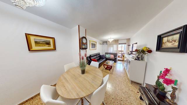 Piso en Venta en Calle Amadeo de Saboya en Carolinas Altas